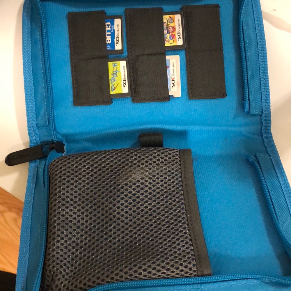 DS CASE AND GAMES we can negotiate